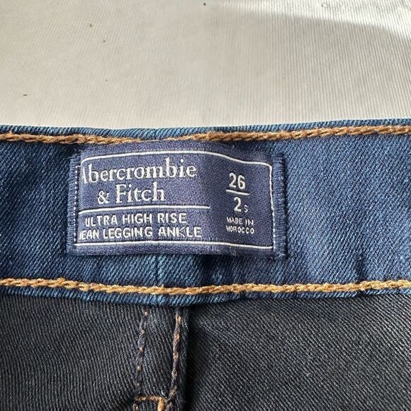 💚 A3 Abercrombie & Fitch ultra high rise jean ankle stretch blue Jean. - Picture 4 of 4